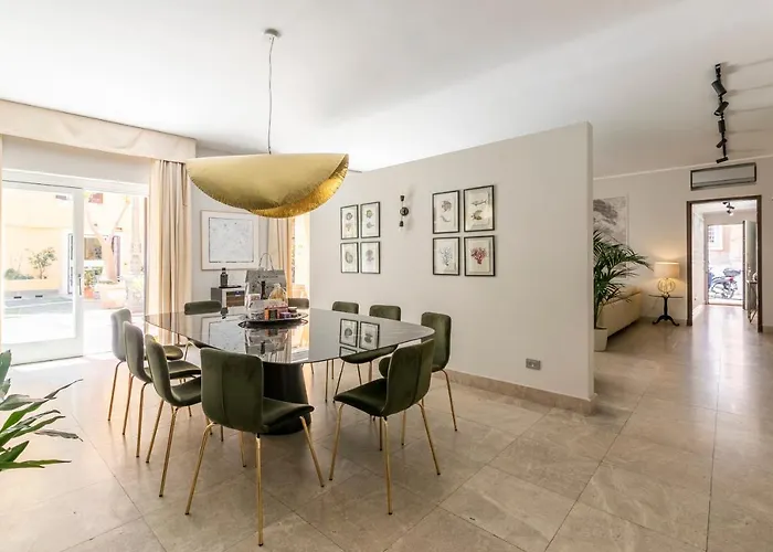 Romac Fontanella Borghese Palace Apartment Rom